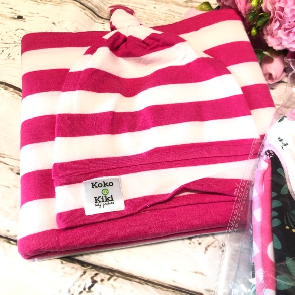 🐣 Swaddle Blanket + Newborn Hat & 8-Pk Bib Set - Picture 6 of 9